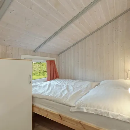 Kranich Ferienhaeuser Mit Innenpool Vakantiehuis