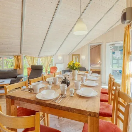 Vakantiehuis Kranich Ferienhaeuser Mit Innenpool