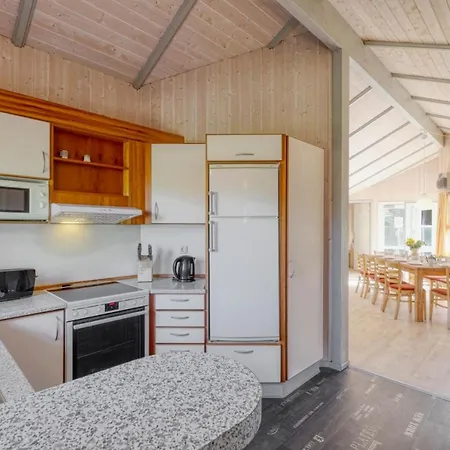 Kranich Ferienhaeuser Mit Innenpool *