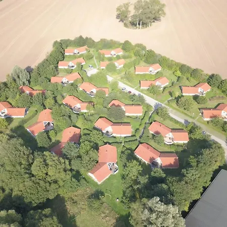 Vakantiehuis Kranich Ferienhaeuser Mit Innenpool Hohendorf (Nordvorpommern)