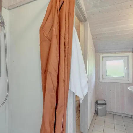 Kranich Ferienhaeuser Mit Innenpool *