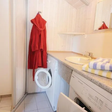 Vakantiehuis Kranich Ferienhaeuser Mit Innenpool