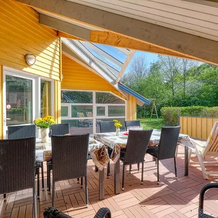 Kranich Ferienhaeuser Mit Innenpool * Hohendorf (Nordvorpommern)