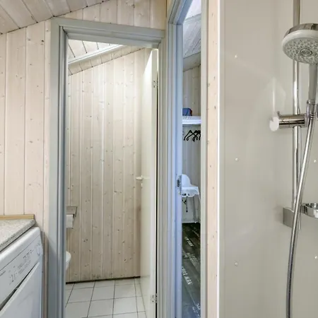 Kranich Ferienhaeuser Mit Innenpool *