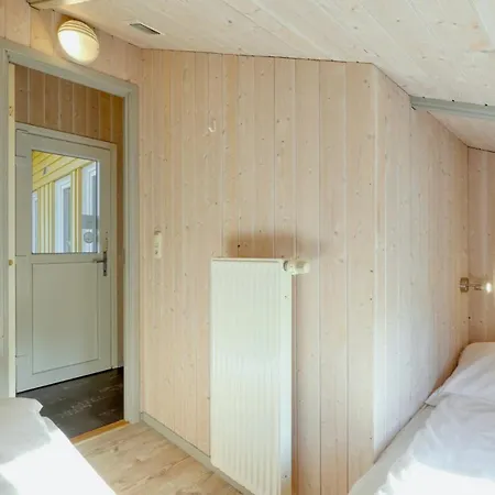 Kranich Ferienhaeuser Mit Innenpool *