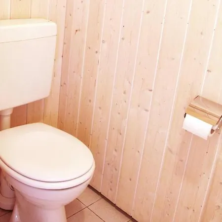 Kranich Ferienhaeuser Mit Innenpool Vakantiehuis *