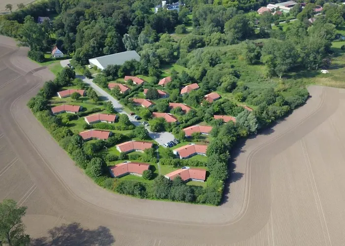 Feriehus Kranich Ferienhaeuser Mit Innenpool Hohendorf (Nordvorpommern)