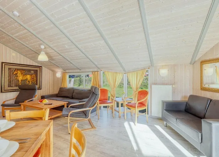 Kranich Ferienhaeuser Mit Innenpool Feriehus