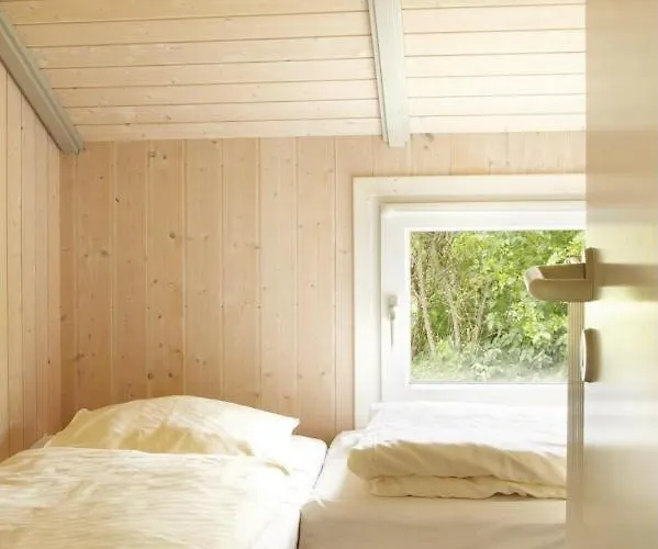 Kranich Ferienhaeuser Mit Innenpool *