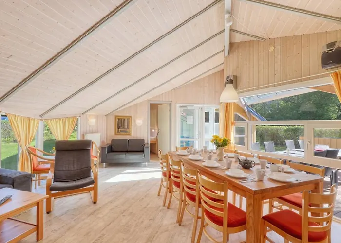 Kranich Ferienhaeuser Mit Innenpool *