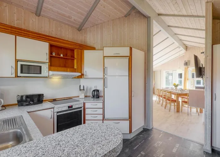 Kranich Ferienhaeuser Mit Innenpool *