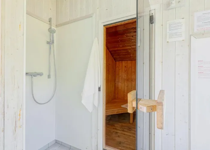 Kranich Ferienhaeuser Mit Innenpool Feriehus