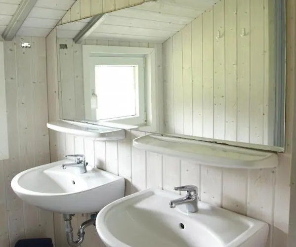 Feriehus Kranich Ferienhaeuser Mit Innenpool