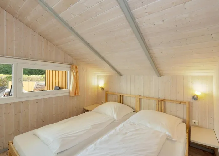 Kranich Ferienhaeuser Mit Innenpool