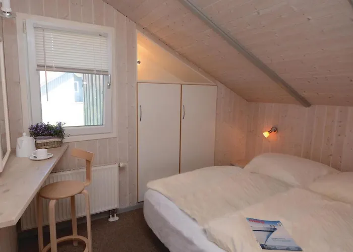 Kranich Ferienhaeuser Mit Innenpool Hohendorf (Nordvorpommern)