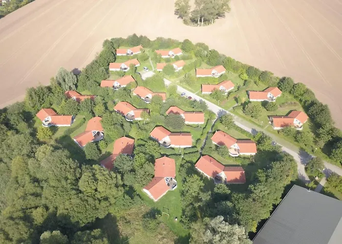 Feriehus Kranich Ferienhaeuser Mit Innenpool Hohendorf (Nordvorpommern)