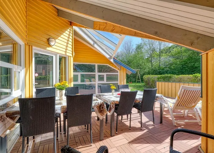 Kranich Ferienhaeuser Mit Innenpool * Hohendorf (Nordvorpommern)