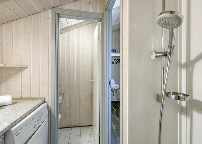 Kranich Ferienhaeuser Mit Innenpool *