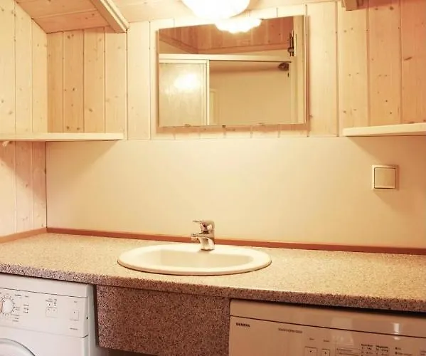 Kranich Ferienhaeuser Mit Innenpool * Hohendorf (Nordvorpommern)