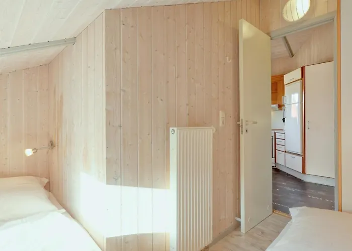 Kranich Ferienhaeuser Mit Innenpool Feriehus Hohendorf (Nordvorpommern)